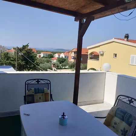Happy 2 Lägenhet Pakoštane
